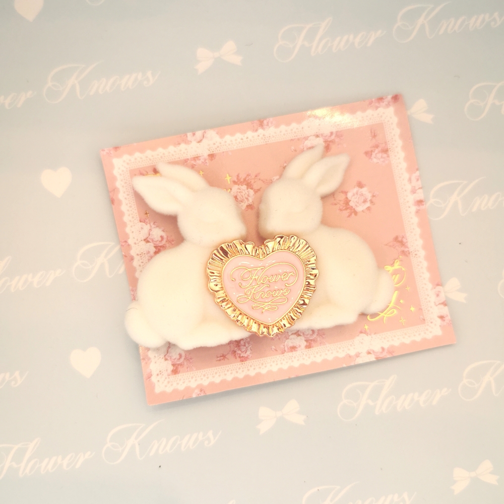 Flower Knows White and Gold Hair Clip